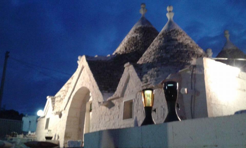 Trullo Le Tre Sorelle チステルニーノ エクステリア 写真