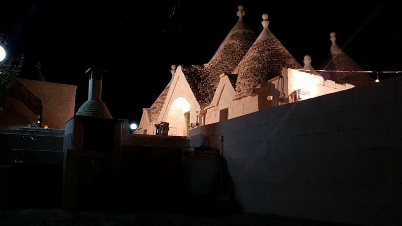 Trullo Le Tre Sorelle チステルニーノ エクステリア 写真
